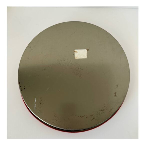 Vintage 1980 Christmas metal round Santa and Mrs Claus metal serving tray - Picture 3 of 5